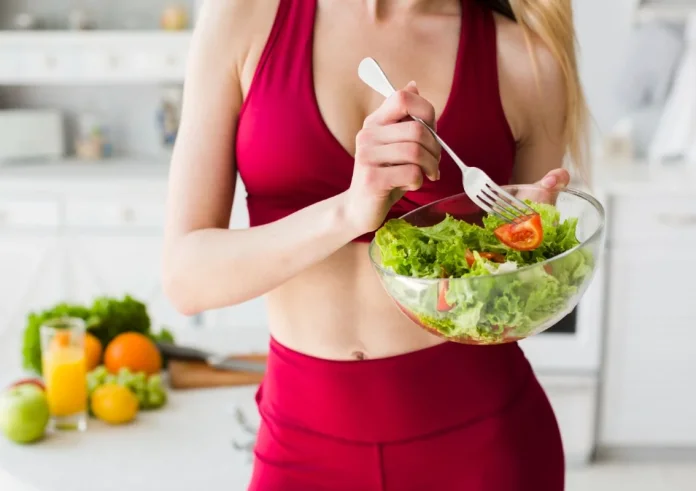 Circadian Eating: Γιατί το να τρώτε σύμφωνα με το φως της ημέρας είναι η νέα τάση στη μακροζωία για το 2026