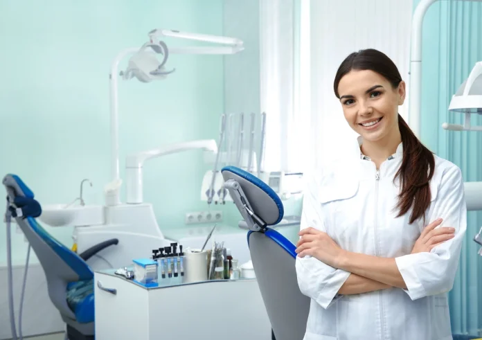 Οι Έλληνες και η επίσκεψη στον οδοντίατρο: «Η πρόληψη και ο φόβος της καρέκλας»