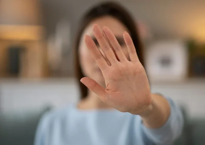 Σοκαριστική έρευνα στην ΕΕ: Μία στις τρεις γυναίκες έχει βιώσει βία στη ζωή της