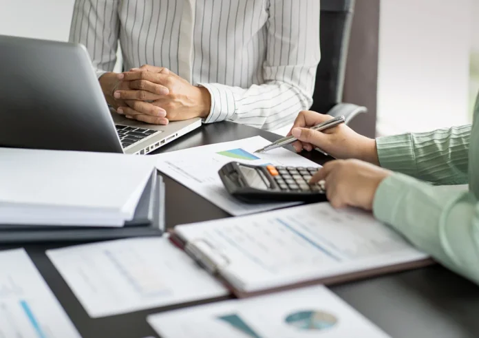 Προσυμπληρωμένες φορολογικές δηλώσεις: Οδηγός για τις προθεσμίες και τις παγίδες