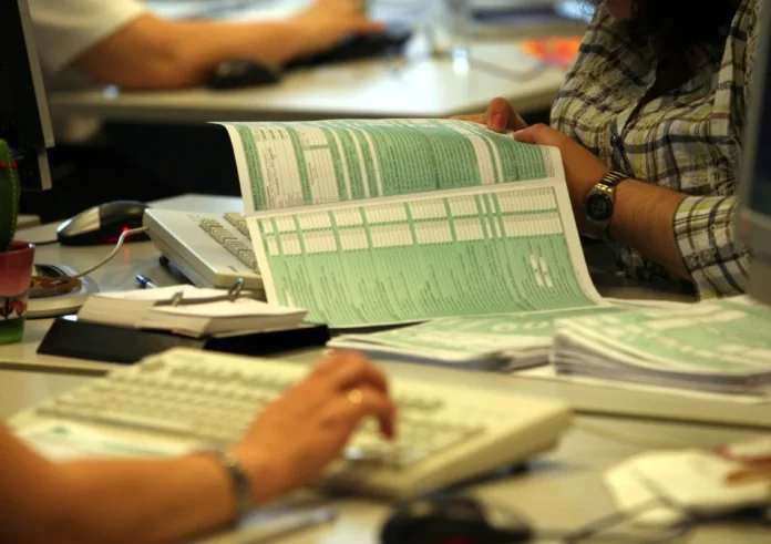 Φορολογικές δηλώσεις 2026: Τα «SOS» που πρέπει να γνωρίζετε για να κερδίσετε έκπτωση φόρου