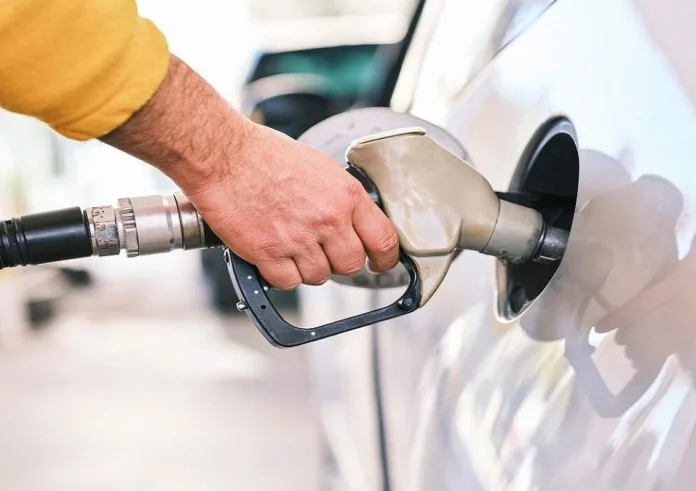 Καύσιμα από «χρυσάφι» – Σε ποιες περιοχές η αμόλυβδη ξεπέρασε τα 2 ευρώ το λίτρο