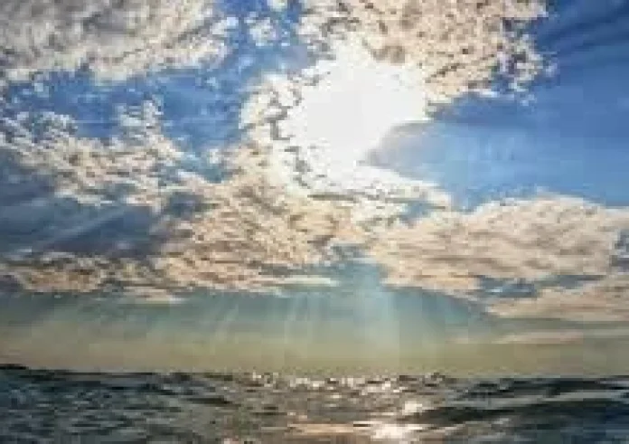 Καιρός στην Ελλάδα: «Διπρόσωπος» Μάρτης με τοπικές βροχές και βοριάδες