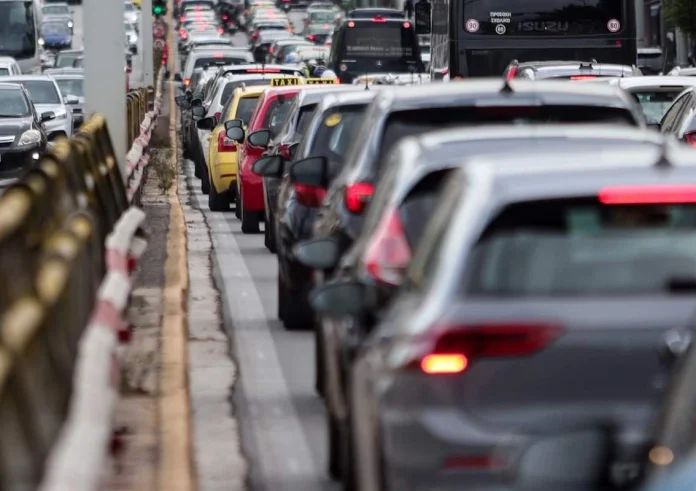 Παλαιό Φάληρο: Καραμπόλα πέντε αυτοκινήτων στη Λεωφόρο Ποσειδώνος και κυκλοφοριακά προβλήματα