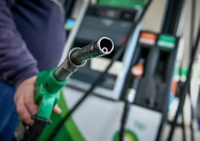 Πλαφόν στα καύσιμα: Ποιες αλλαγές αναμένονται στις τιμές