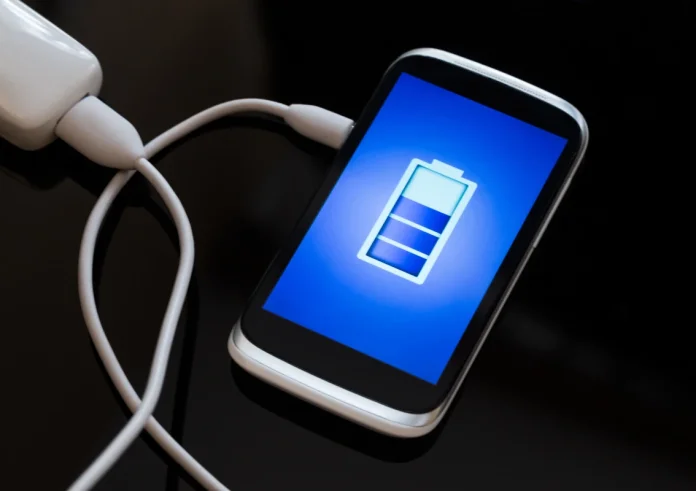 Διπλασιάστε τη διάρκεια μπαταρίας του κινητού σας: Το κόλπο των 2 λεπτών