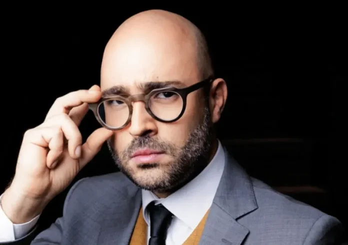 Κωνσταντίνος Μπογδάνος: Παράγουμε περισσότερες φουσκωχειλούδες ελαφρών ηθών