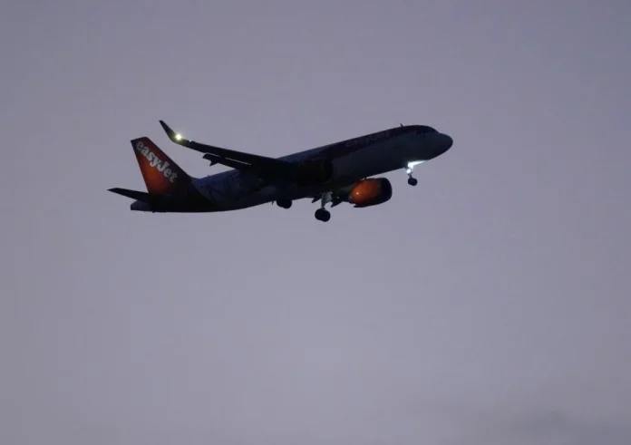 «Κλειδώνουν» οι ουρανοί της Κύπρου: Ακυρώσεις πτήσεων μετά την επίθεση με drone στο Ακρωτήρι