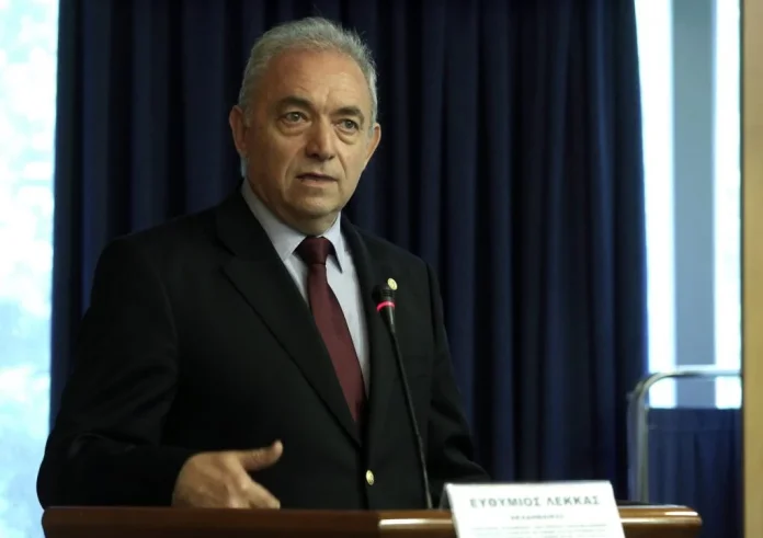Ευθύμιος Λέκκας: «Βρισκόμαστε ένα βήμα πριν την κατάρρευση»