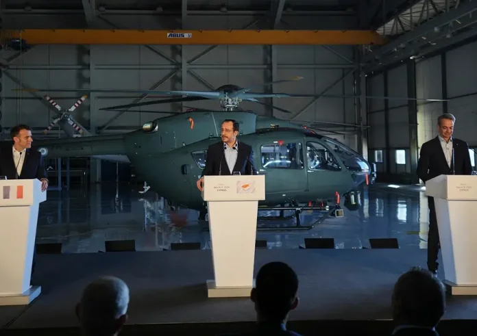 Μητσοτάκης και Μακρόν στέλνουν μήνυμα στήριξης στην Κύπρο: «Η Κύπρος δεν είναι μόνη»