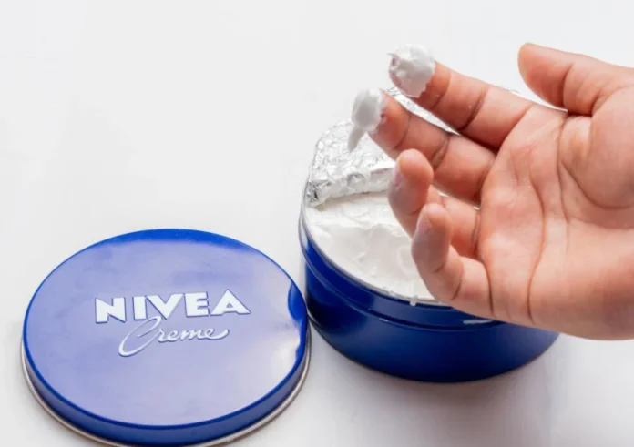 Nivea: Το συνηθισμένο λάθος στην εφαρμογή που μειώνει την αποτελεσματικότητά της