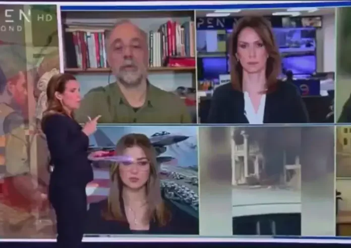 «Ένδοξη στιγμή» στην TV: Ανταποκριτής του Open «ξέφυγε» στον αέρα – Η αντίδραση της Αντωνοπούλου