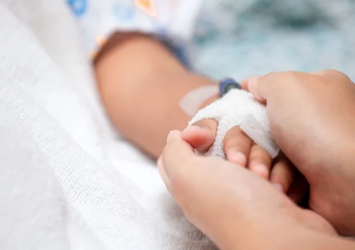 Σοκαριστική υπόθεση στη Σκωτία: Έδινε αντικαταθλιπτικά σε νήπιο και έκανε TikTok μέσα στη δίκη