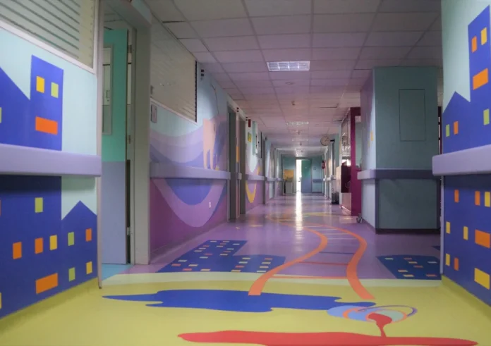 Τρίχρονος κατάπιε ξυραφάκι: Επείγουσα χειρουργική επέμβαση στο «Αγία Σοφία»