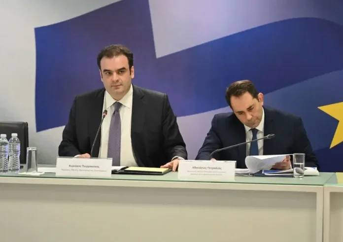 Τέσσερα νέα μέτρα στήριξης: Στοχευμένα 300 εκατ. ευρώ για την κοινωνία