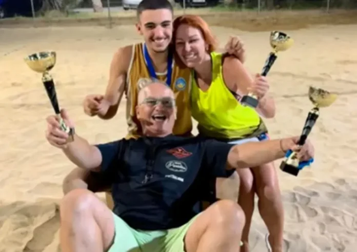 Τραγική απώλεια στον Πύργο: Πατέρας 18χρονου αποχαιρετά με πόνο τον γιο του