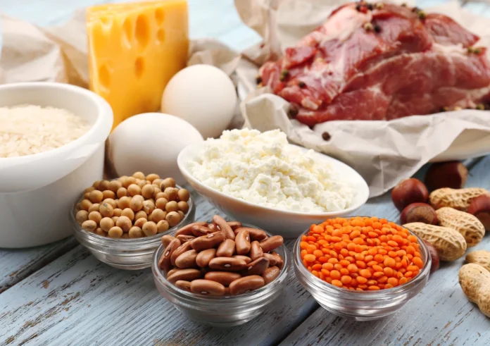 Ο ουσιαστικός ρόλος της πρωτεΐνης στην ψυχική σου υγεία: Κάτι παραπάνω από «χτίσιμο» μυών