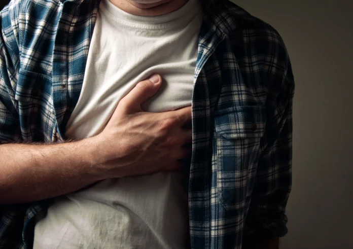 Σιωπηλό έμφραγμα: Ο «αόρατος» κίνδυνος για την καρδιά και τα ύπουλα συμπτώματα που δεν πρέπει να αγνοείτε