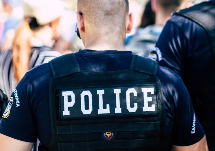 Νέα Μάκρη: Χειροπέδες σε 4 Τούρκους από το ελληνικό FBI για τους πυροβολισμούς στη Μαραθώνος