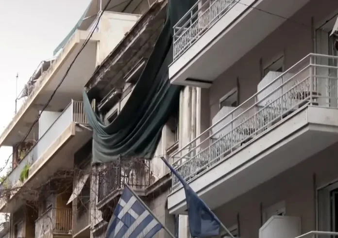 Τραγωδία στα Εξάρχεια: Θάνατος 15χρονου μαθητή από πτώση μπαλκονιού