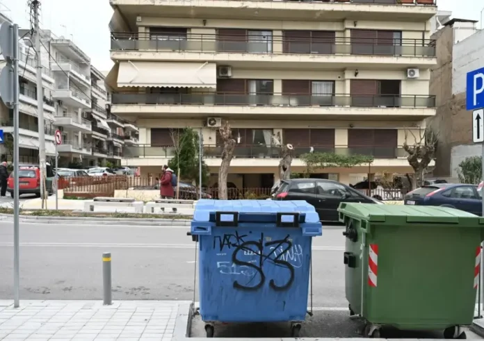 Συγκλονιστικό βίντεο ντοκουμέντο: Ο 20χρονος καταρρέει μετά από μαχαίρωμα στη Θεσσαλονίκη