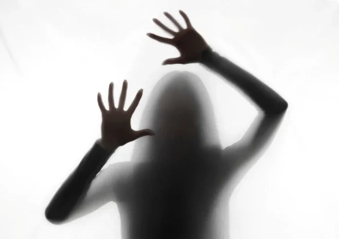 Σοκ στα Χανιά: Ομαδικός βιασμός 17χρονης από 5 άνδρες – Στον εισαγγελέα 10 άτομα για τον εφιάλτη της ανήλικης