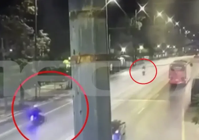 Σοκαριστικό τροχαίο έξω από τη Βουλή: Η στιγμή της φονικής σύγκρουσης