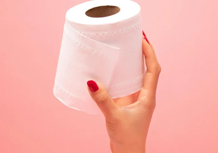 Το κόλπο με το χαρτί υγείας στη ντουλάπα: Ένα απλό μυστικό για φρεσκάδα