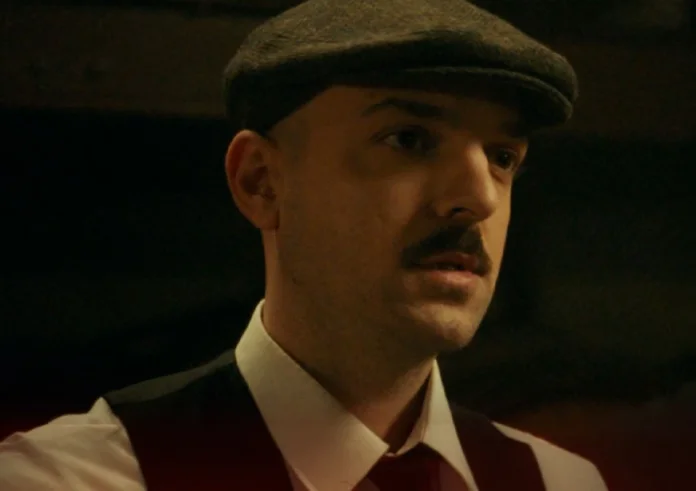 APON: Το εντυπωσιακό music video για το «Ρεμπέτικο» με γνωστό ηθοποιό σε ρόλο - έκπληξη