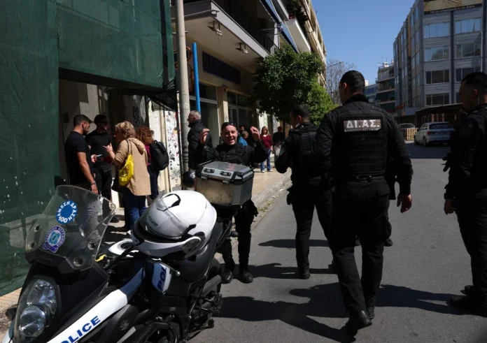 Συνελήφθη στην Πάτρα ο 89χρονος πιστολέρο, πήγε με ταξί. Ετοίμαζε επίθεση στο Ευρωπαϊκό Κοινοβούλιο