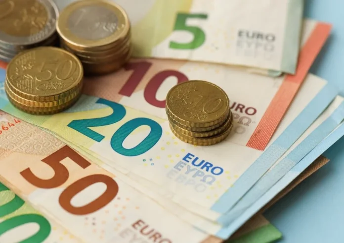 Πώς η κυβέρνηση μοιράζει το πλεόνασμα των 500 εκατ. ευρώ: Νέα μέτρα για παιδιά, δανειολήπτες και επιχειρήσεις