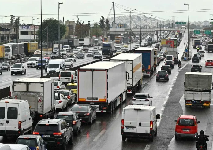Μεγάλη Πέμπτη: Κορυφώνεται η έξοδος των εκδρομέων - 'Φρένο' στις ταχύτητες και 45λεπτες καθυστερήσεις