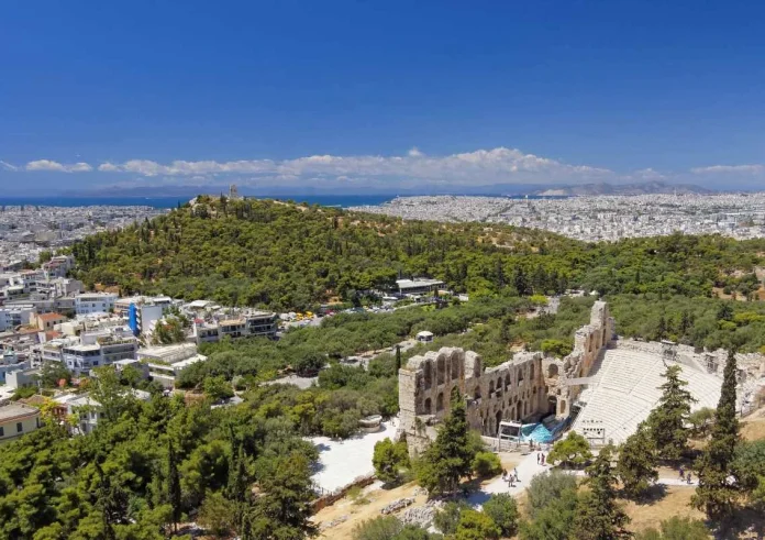Επίθεση στον Λόφο Φιλοπάππου: Προσωπικές διαφορές πίσω από τον τραυματισμό δύο ανδρών
