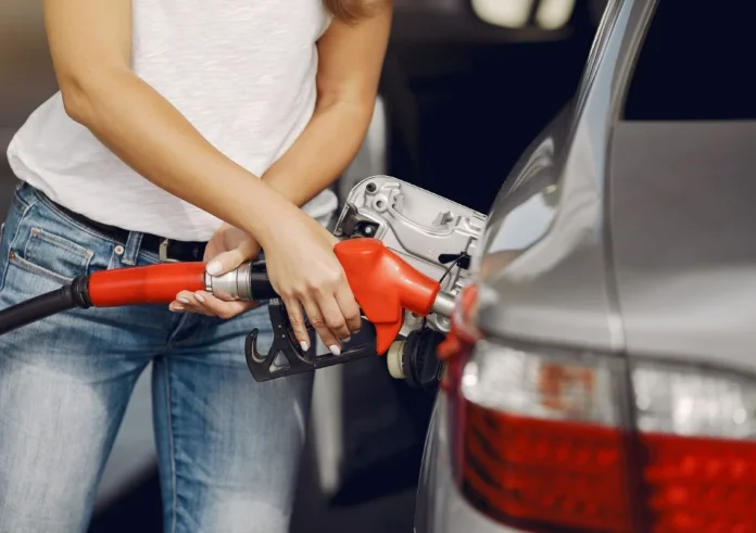 Fuel Pass 2026: Ανοίγει αύριο Μ. Δευτέρα η πλατφόρμα – Πώς θα πάρετε τα χρήματα πριν το Πάσχα