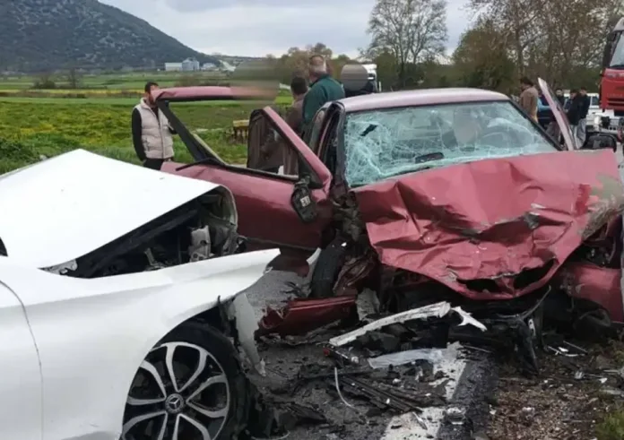 Καβάλα: Στην αγκαλιά της μητέρας του το 3χρονο παιδάκι. Δεν είχε δίπλωμα ο πατέρας