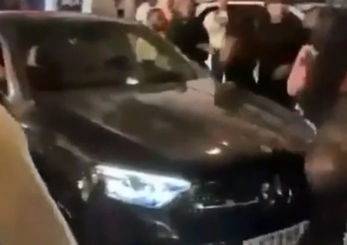 Σοκαριστικό ατύχημα: Μεθυσμένη οδηγός παρασύρει 30χρονη γυναίκα. Βίντεο