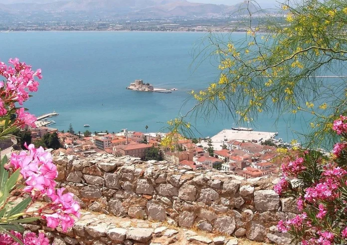 Τριήμερο Πρωτομαγιάς: 7 προορισμοί για να απολαύσεις τη φύση