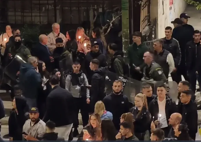 Ανάσταση στον Νέο Κόσμο μαζί με τα ΜΑΤ: «Μπλόκο» στο «έθιμο» με τις μολότοφ