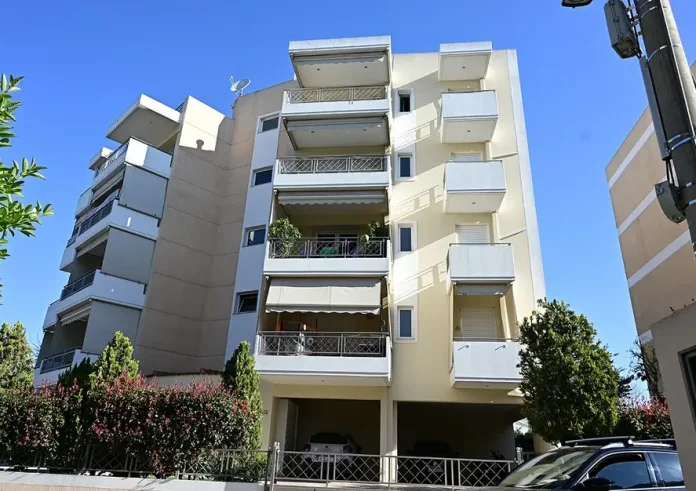 Νέα στοιχεία ανατρέπει τα γεγονότα για τη διπλή πτώση της 27χρονης στο Μαρούσι: Καταθέσεις που σοκάρουν