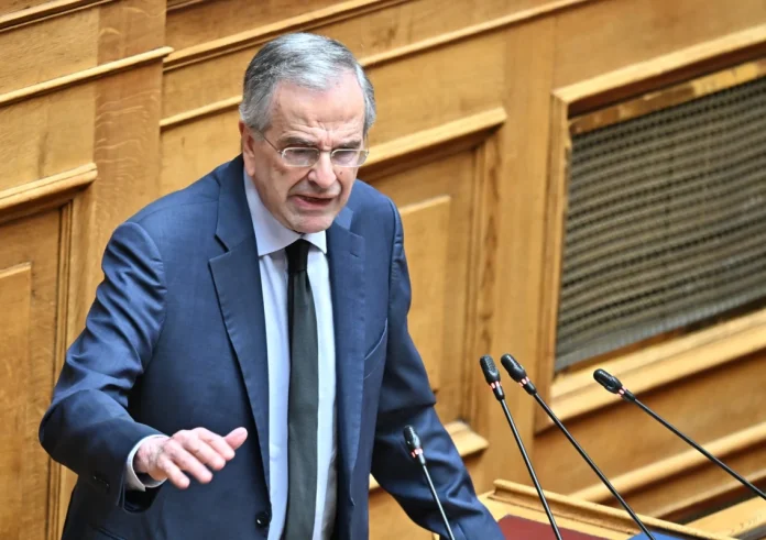 Σαμαράς: Η ΝΔ έχει μεταλλαχθεί σε κόμμα που έχει φθαρεί σε όλα τα επίπεδα. Γιατί παρακολουθούσαν το τηλέφωνό μου;