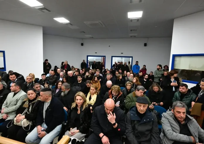 Τέμπη: Δικηγορικοί σύλλογοι καταγγέλλουν τις εκτός δεοντολογίας πρακτικές της Ζωής Κωνσταντοπούλου