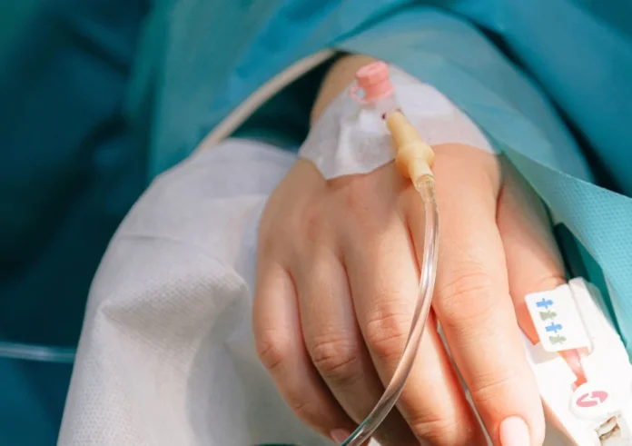 Η πρώτη υγιής γυναίκα μιλά για υποβοηθούμενη αυτοκτονία. Ο γιος της πέθανε όταν έφαγε ένα σάντουιτς που του έφτιαξε