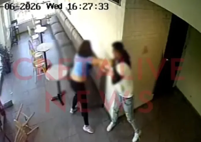 Σοκαριστική επίθεση σε καφετέρια στο Ηράκλειο: Ξυλοκόπησε την πρώην του μπροστά σε περαστικούς