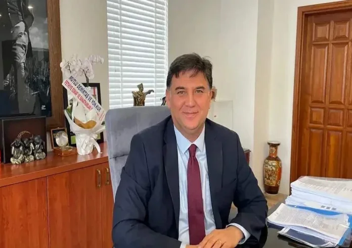 Ένοπλη επίθεση στην Τουρκία: Πυροβόλησαν και τραυμάτισαν τον δήμαρχο της Φετιγιέ, Αλίμ Καρατζά
