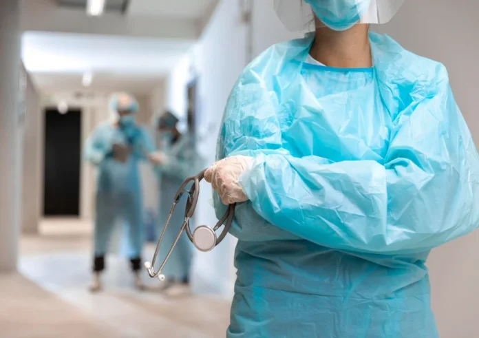 Προφυλακιστέοι η 25χρονη μητέρα και ο σύντροφός της για την κακοποίηση της 3χρονης στα Χανιά