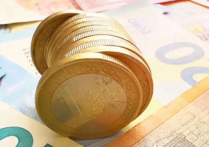 Βαριά σκιά στην αγορά εργασίας: Ένας στους τρεις δεν έχει χρήματα για ψυχαγωγία