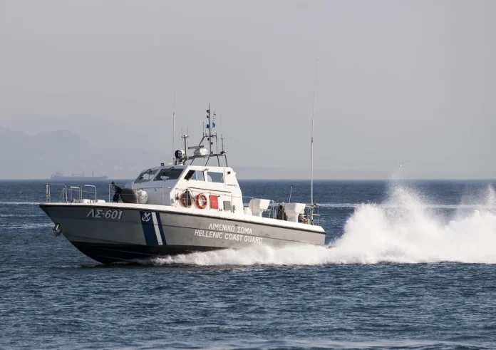 Θρίλερ στην Κάλυμνο: Ψαράς εντοπίστηκε μαχαιρωμένος στη θάλασσα