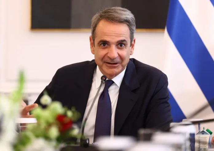Κυριάκος Μητσοτάκης: Η πρόωρη αποπληρωμή χρέους, οι μικροδορυφόροι και η αναφορά στη γιορτή της μητέρας