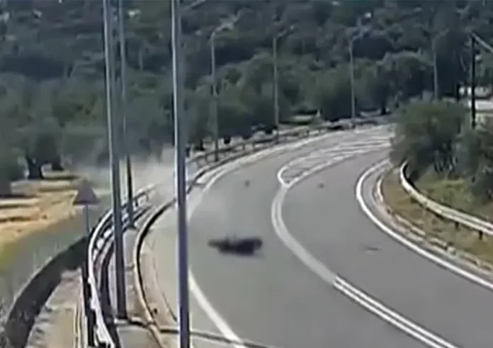 Θρήνος στη Μυτιλήνη: Τραγικό δυστύχημα με θύματα δύο νέους. Βίντεο - ντοκουμέντο