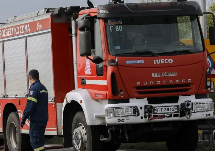 Δομοκός: Σοκ από την ανακάλυψη σορού σε φλεγόμενο αυτοκίνητο